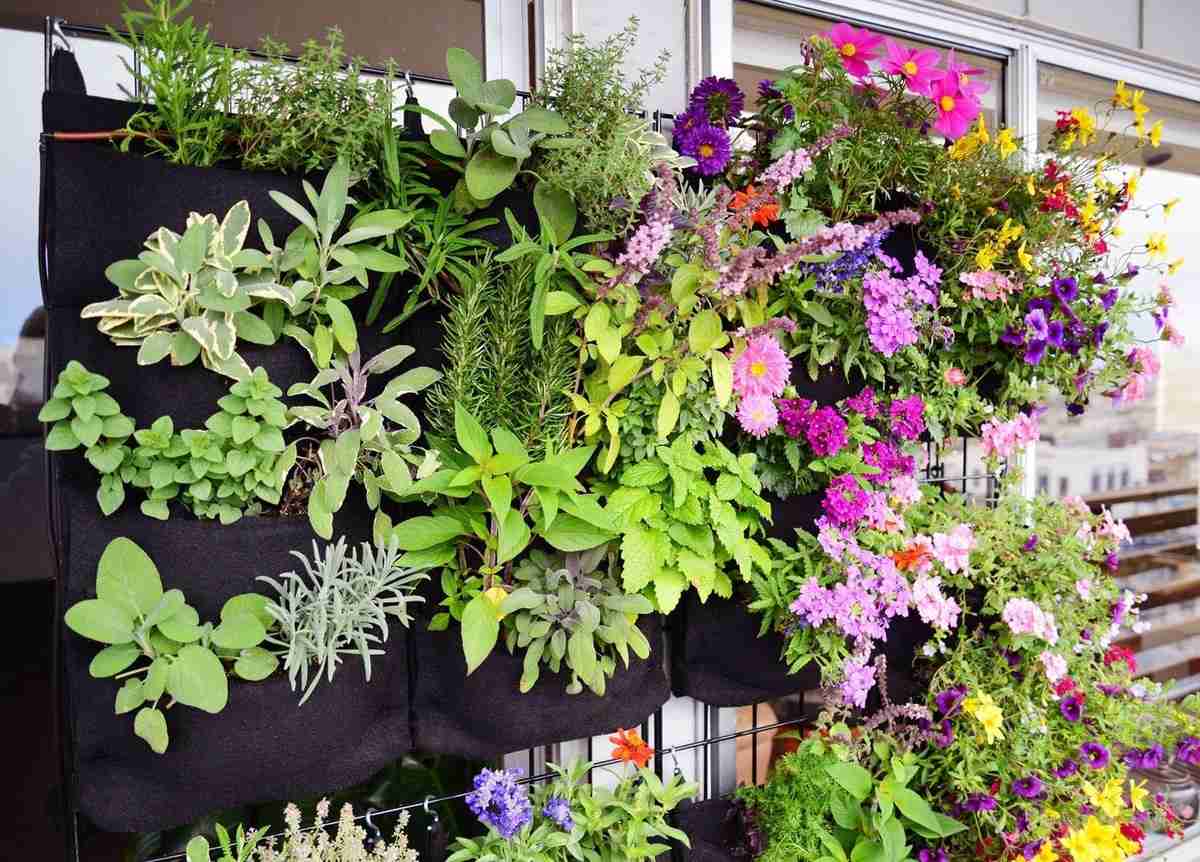 How To Make An Indoor Vertical Garden